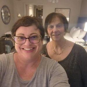 Meet your Posher, Lori